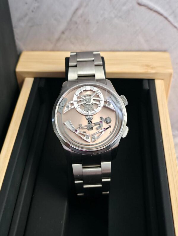Cristopher Ward Bel Canto Salmon Dial 41mm 2024