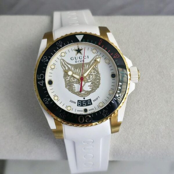 Gucci Dive Rubber Strap Qurtz 40mm