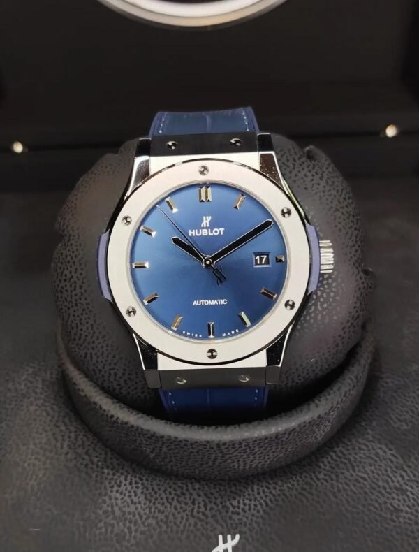 Hublot Classic Fusion Blue Dial Titanium 42mm 2023